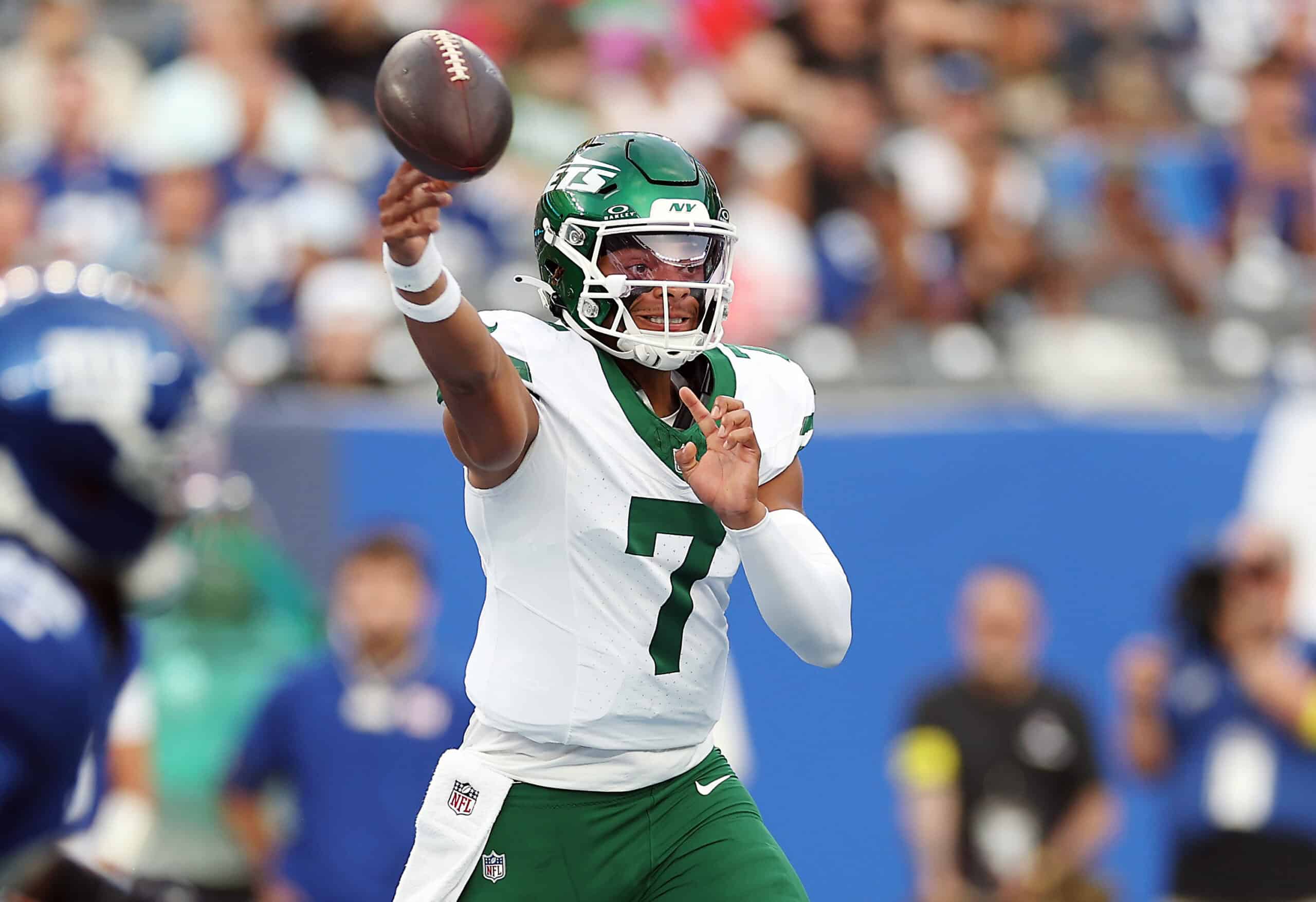 EAST RUTHERFORD, NEW JERSEY - AUGUST 16: Justin Fields #7 of the New York Jets in action during the NFL Preseason 2025 game between New York Jets and New York Giants at MetLife Stadium on August 16, 2025 in East Rutherford, New Jersey. The Giants won 31-12.